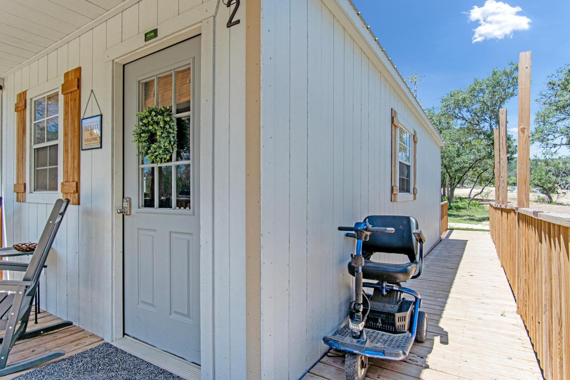Hotel Lucky Star Ranch - Stargazer Tarpley Exterior foto